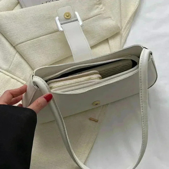 White Casual Women's Belt Buckle Handbag Summer Shoulder Bag - Picture 4 of 5